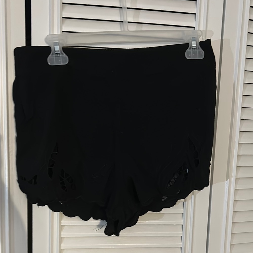 6 for 💲3️⃣0️⃣‼️ Express Black High Waist Shorts
